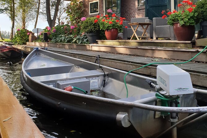 Giethoorn Day Tour from Amsterdam with Small Boat Ride - Logistics that can make or break your day