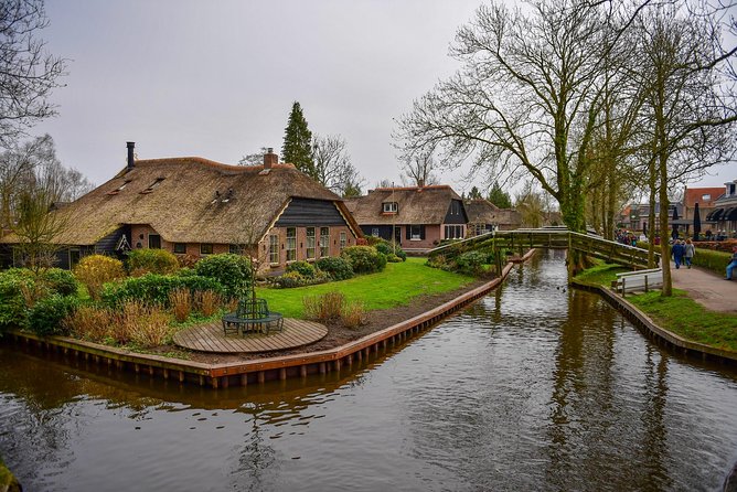 Giethoorn Guided DayTrip from Amsterdam - Meeting in Amsterdam: where the day starts and why it helps