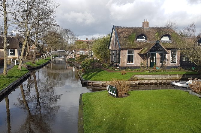 Giethoorn Small-Group Tour from Amsterdam (Max. 8 People) - Lunch, weather, and what to expect when plans meet real life