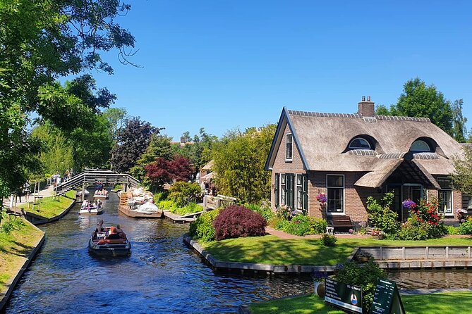 Giethoorn, Zaandam & Zaanse Schans Day Tour w/ Small Boat Ride - Key reasons this tour works