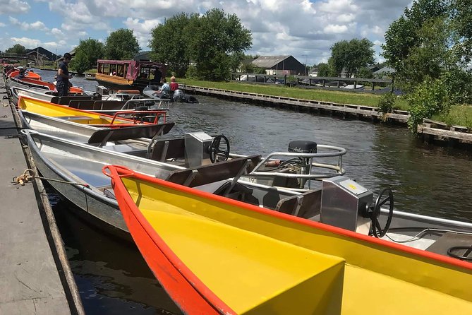 Giethoorn, Zaanse Schans Windmills Guided Day Trip from Amsterdam - The Free Time in Giethoorn: How to Use It Well