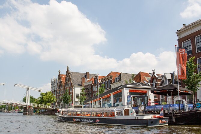Haarlem: 50 minutes Boat Cruise - Group size and vibe: small enough to stay pleasant
