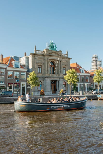 Haarlem: Sightseeing Boat Tour with Snacks and Drinks - Key highlights you’ll care about