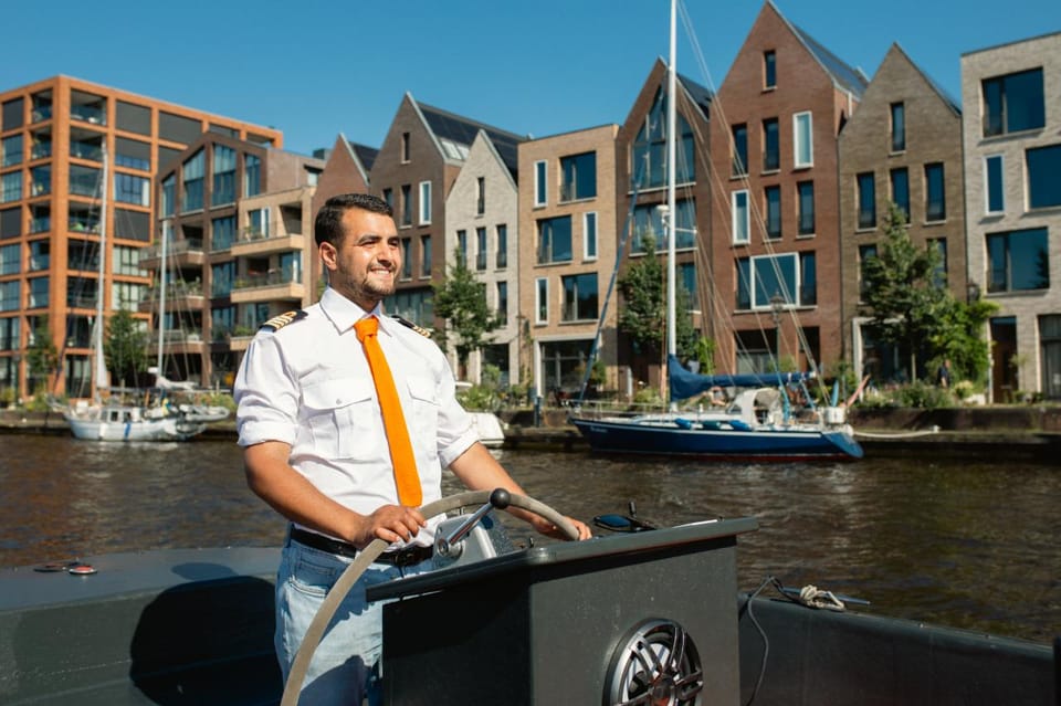 Haarlem: Sightseeing Boat Tour with Snacks and Drinks - Jopenkerk: the beer-brewing stop beer lovers will like