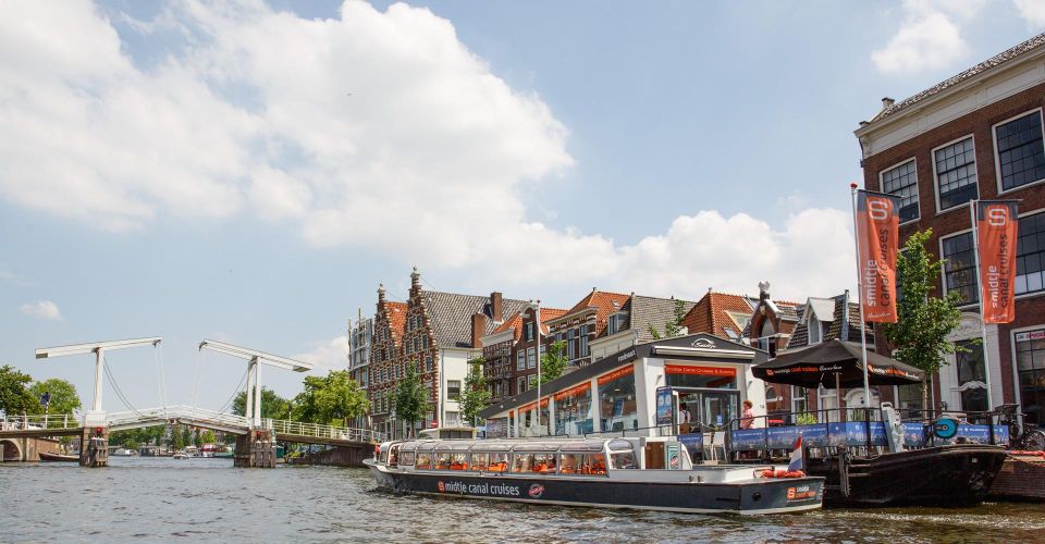 Haarlem: Sightseeing Canal Cruise through the City Center - Why Haarlem looks better from the canal