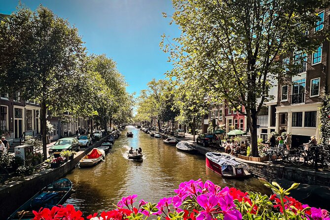 Humans of Amsterdam: Cultural Walking Tour incl. meeting 2 locals - The UNESCO Canal Belt walk: reading the city from its waterways