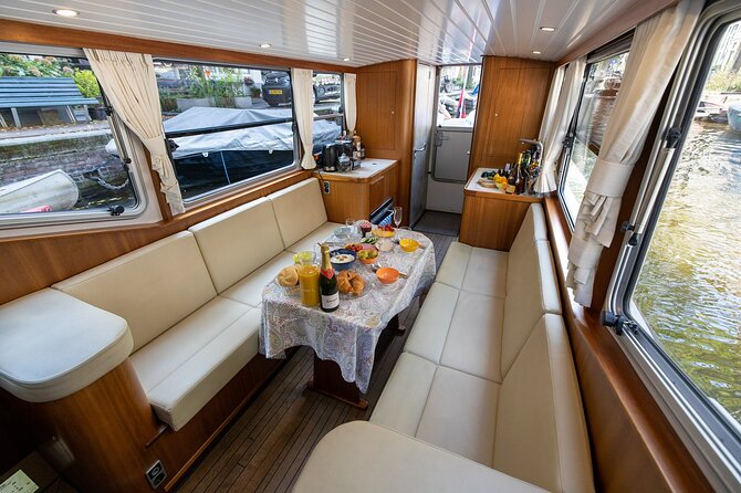 Small Group Boutique All-Inclusive Tour (max 12 p) With Captain - The Owner-Captain Storytelling: Funny, Direct, and Built for Questions