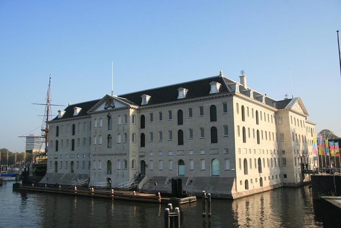 Small Group Boutique All-Inclusive Tour (max 12 p) With Captain - Meet at Singel, Then Slip Into the Canal Belt Fast