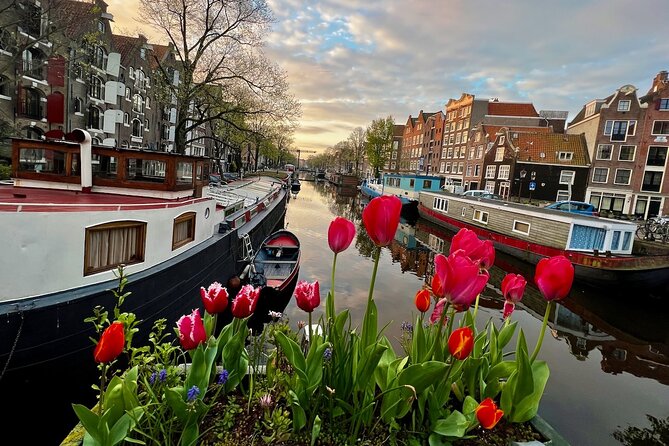 Small Group Walking Tour in Amsterdam with Friendly and Fun Guide - Old Center: From Waag Back to Dam Square