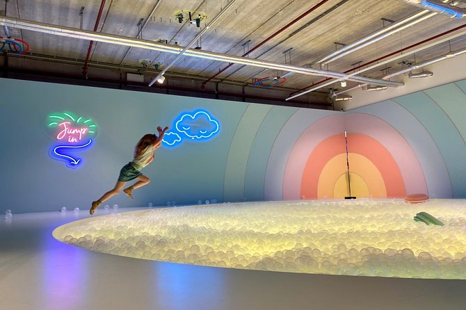 The Upside Down Museum Amsterdam Admission Ticket - Food, prints, and what to budget beyond admission