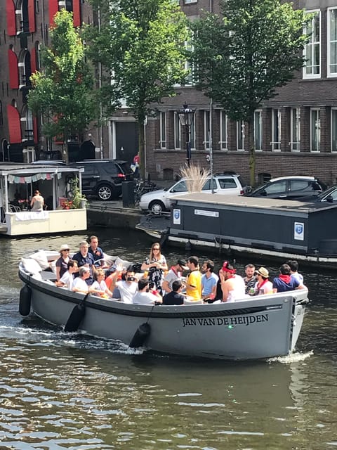 Visit Amsterdam by Boat with a French Guide (french) - The Big Idea: A Canal Tour That Feels Like a Friendly Evening