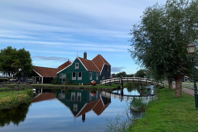 Zaanse Schans and Giethoorn Small-Group Tour with Hotel Pick-Up - Zaanse Schans free time: Photos, windmills, and a reality check