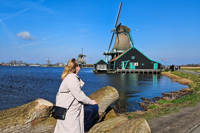Zaanse Schans Windmills, Cheese and Volendam Tour from Amsterdam - Timing, Walking Pace, and Group Size on a 5-Hour Loop